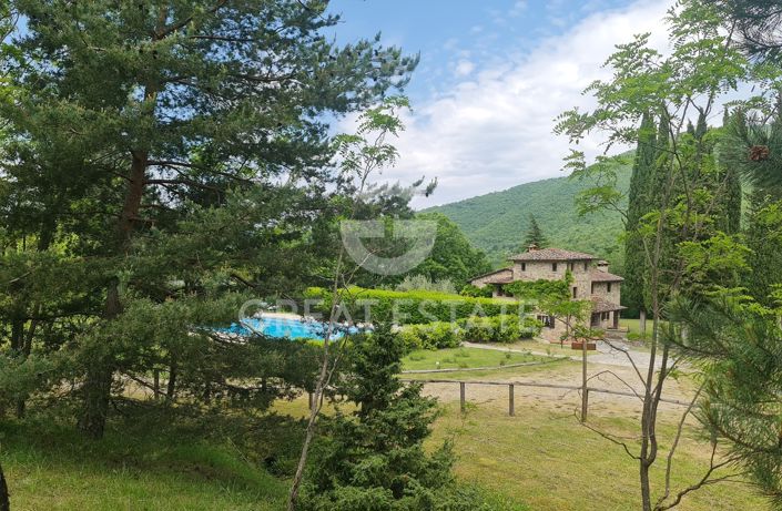 Image No.11-10 Bed Country House for sale