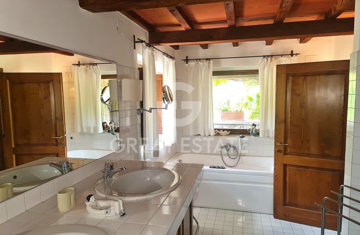 Image No.28-10 Bed Country House for sale