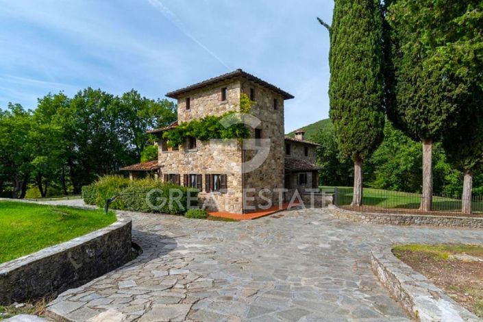 Image No.7-10 Bed Country House for sale