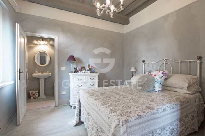 Image No.16-10 Bed Country House for sale