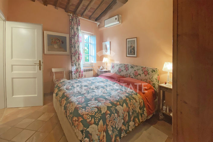 Image No.23-10 Bed Country House for sale