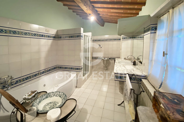 Image No.25-10 Bed Country House for sale