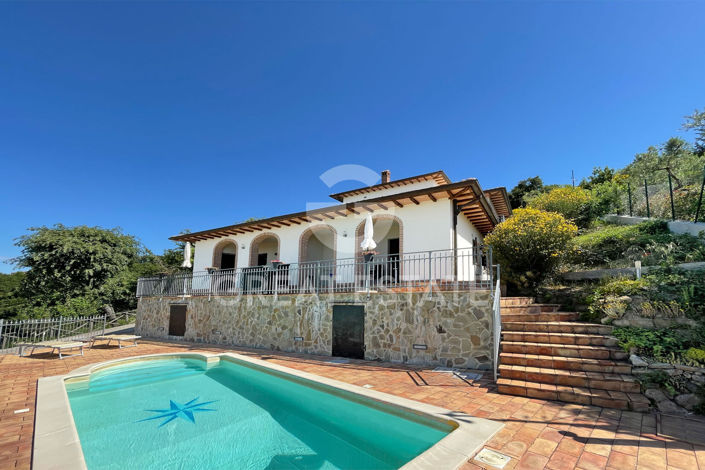 Image No.4-Maison de campagne de 5 chambres à vendre à Lisciano Niccone