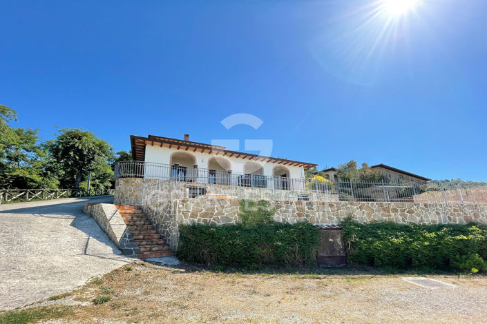 Image No.10-Maison de campagne de 5 chambres à vendre à Lisciano Niccone