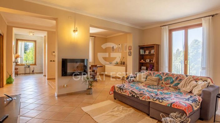 Image No.2-5 Bed Villa for sale