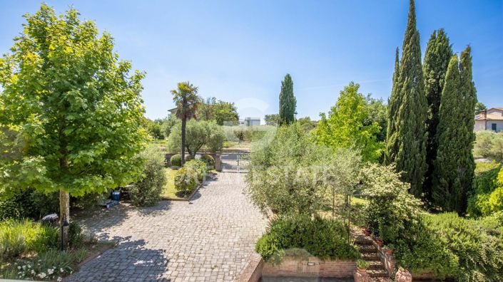 Image No.38-5 Bed Villa for sale