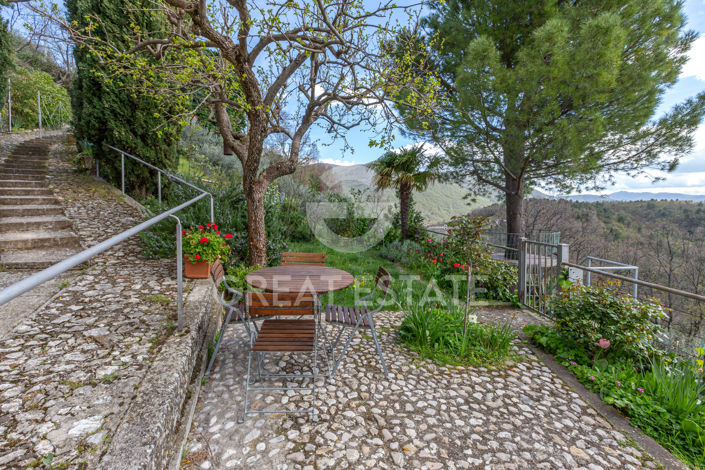 Image No.17-3 Bed Country House for sale