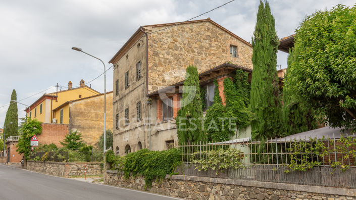 Image No.1-Propriété de 6 chambres à vendre à Cetona