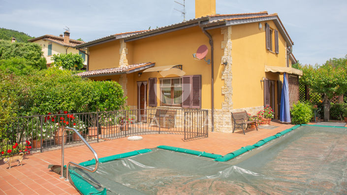 Image No.1-Villa de 4 chambres à vendre à Sarteano