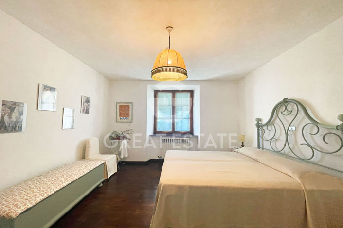 Image No.25-4 Bed Country House for sale