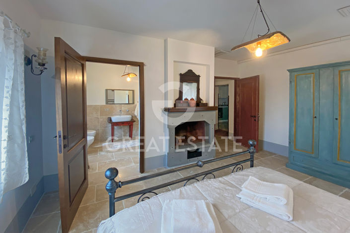 Image No.20-4 Bed Country House for sale