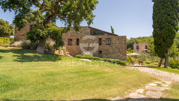 Image No.11-13 Bed Country House for sale