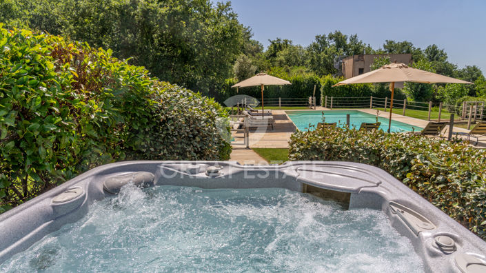 Image No.17-13 Bed Country House for sale