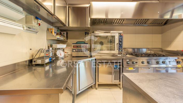 Image No.56-13 Bed Country House for sale