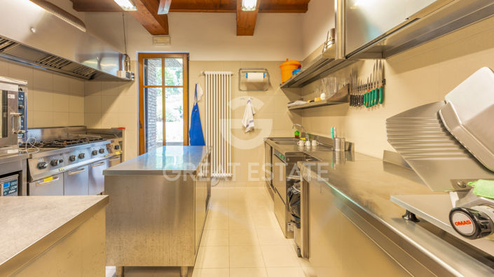 Image No.57-13 Bed Country House for sale