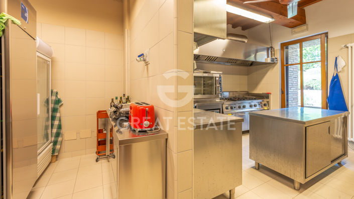 Image No.58-13 Bed Country House for sale