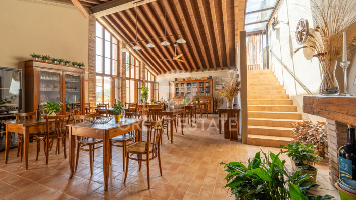 Image No.7-13 Bed Country House for sale