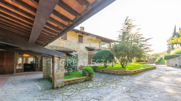 Image No.14-3 Bed Country House for sale