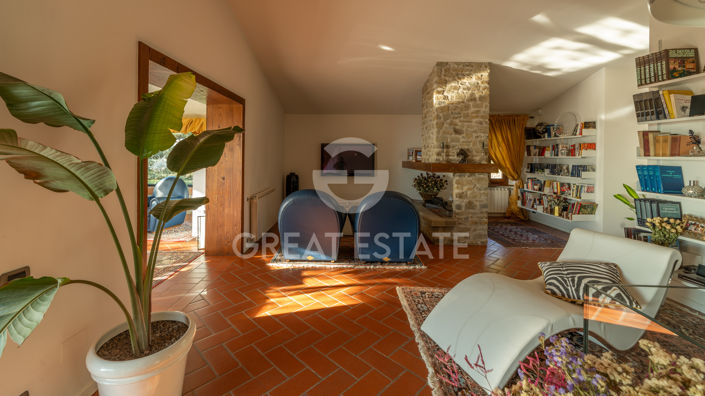 Image No.55-3 Bed Country House for sale