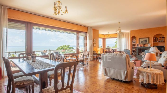 Image No.2-4 Bed Villa for sale