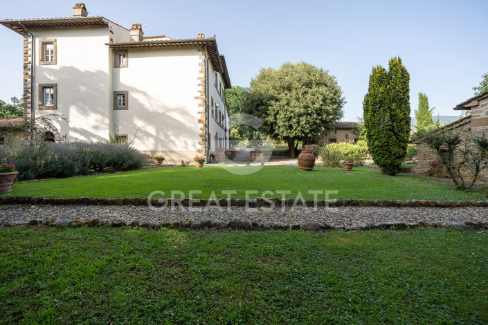 Image No.11-15 Bed Country House for sale