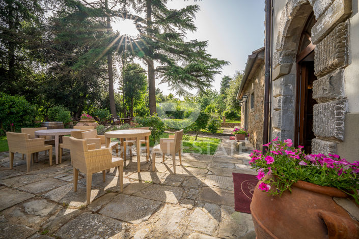 Image No.19-15 Bed Country House for sale