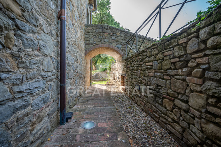 Image No.22-15 Bed Country House for sale