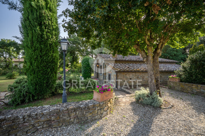 Image No.34-15 Bed Country House for sale