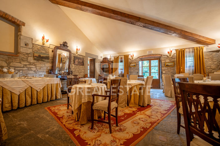 Image No.53-15 Bed Country House for sale