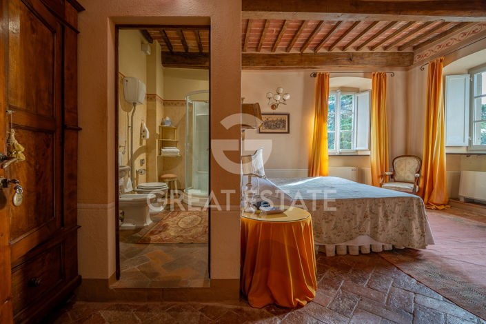 Image No.56-15 Bed Country House for sale