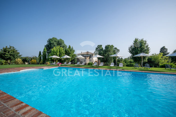 Image No.8-15 Bed Country House for sale