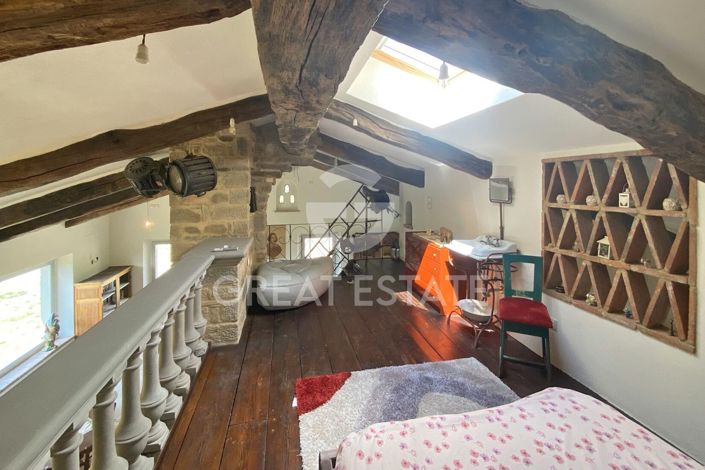 Image No.20-4 Bed Country House for sale