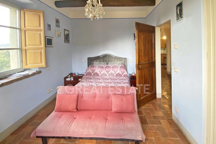 Image No.23-4 Bed Country House for sale