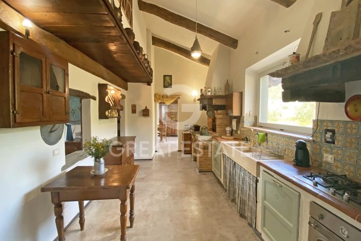 Image No.7-4 Bed Country House for sale