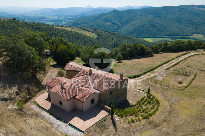 Image No.1-Maison de campagne de 5 chambres à vendre à Città di Castello
