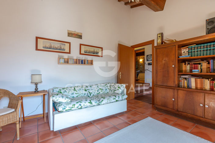 Image No.28-5 Bed Country House for sale