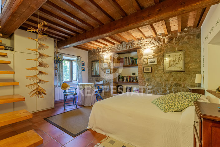 Image No.31-5 Bed Country House for sale