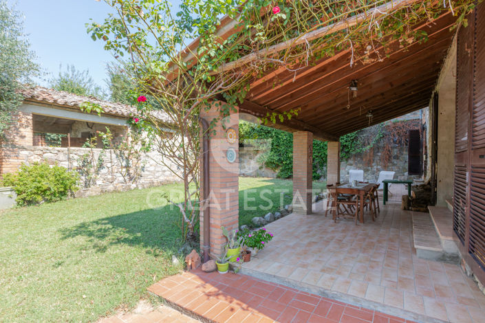 Image No.10-5 Bed Country House for sale