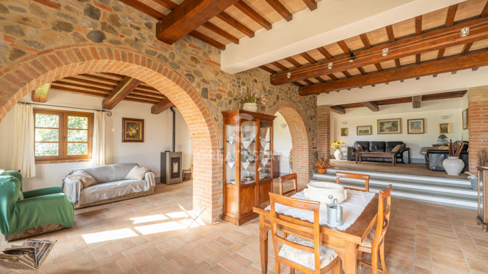 Image No.2-5 Bed Villa for sale