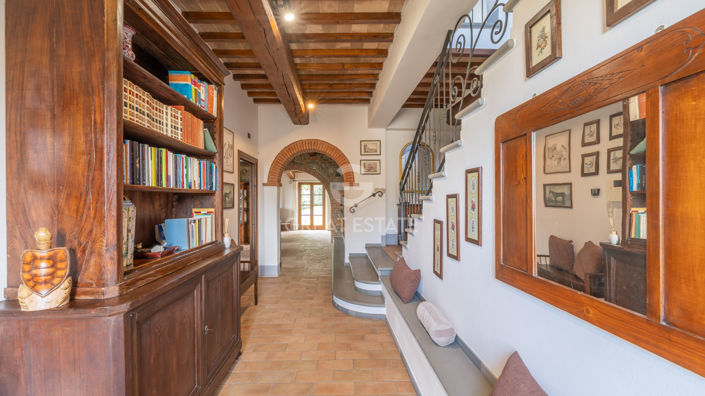 Image No.32-5 Bed Villa for sale