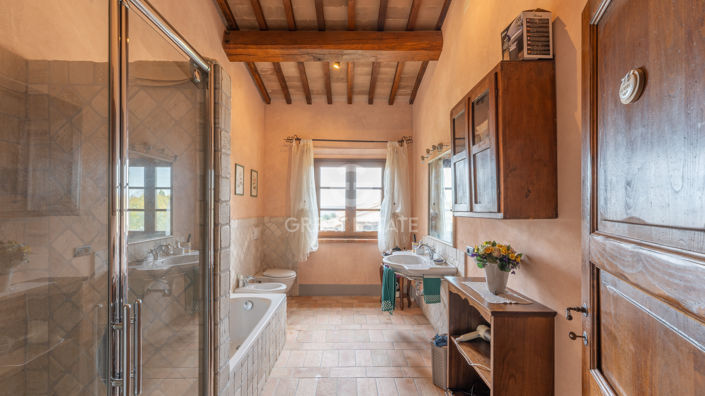 Image No.46-5 Bed Villa for sale