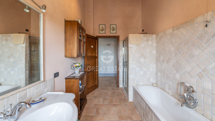 Image No.47-5 Bed Villa for sale