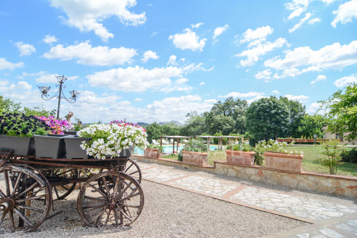 Image No.17-12 Bed Country House for sale