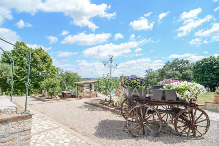 Image No.18-12 Bed Country House for sale