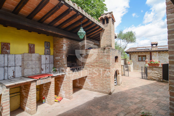 Image No.25-12 Bed Country House for sale