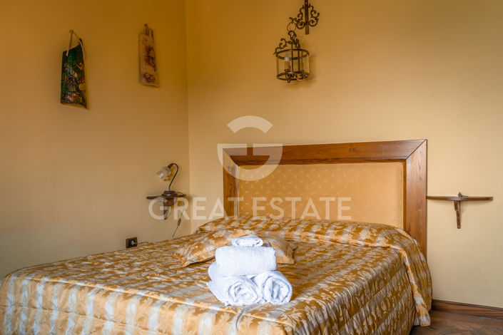 Image No.35-12 Bed Country House for sale
