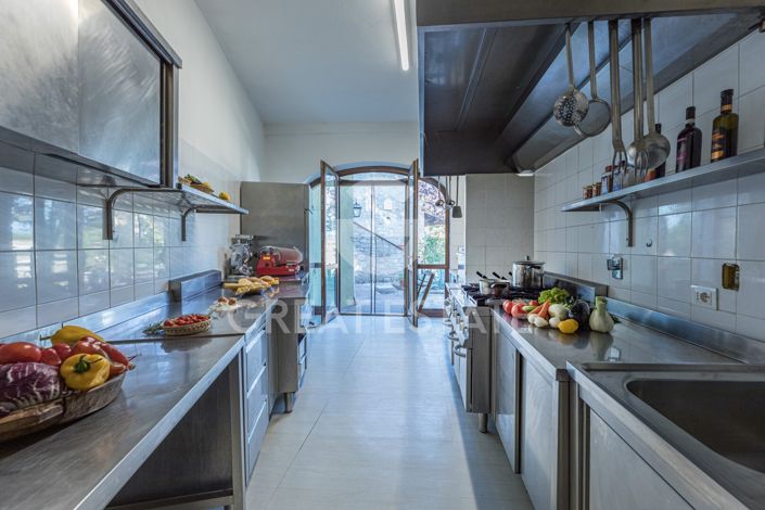 Image No.47-12 Bed Country House for sale