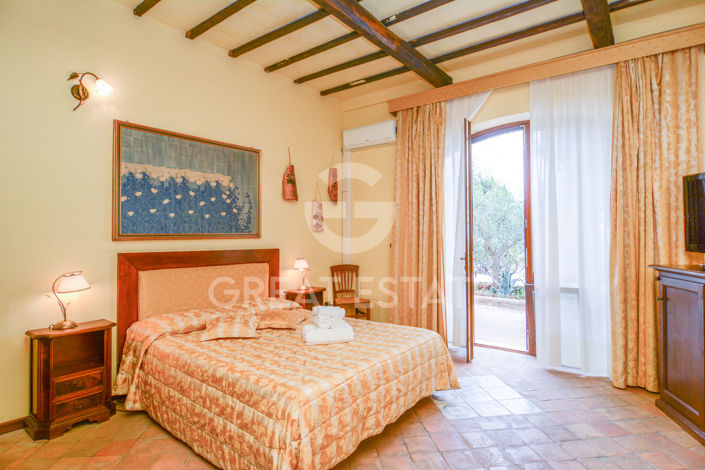 Image No.51-12 Bed Country House for sale