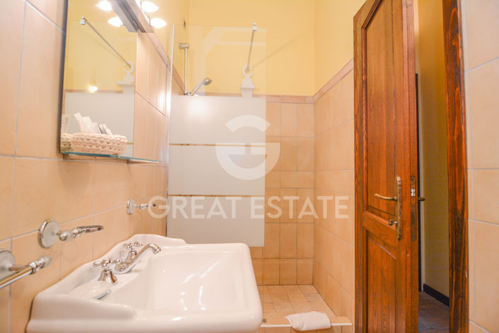 Image No.52-12 Bed Country House for sale