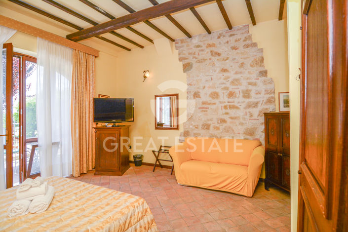 Image No.54-12 Bed Country House for sale